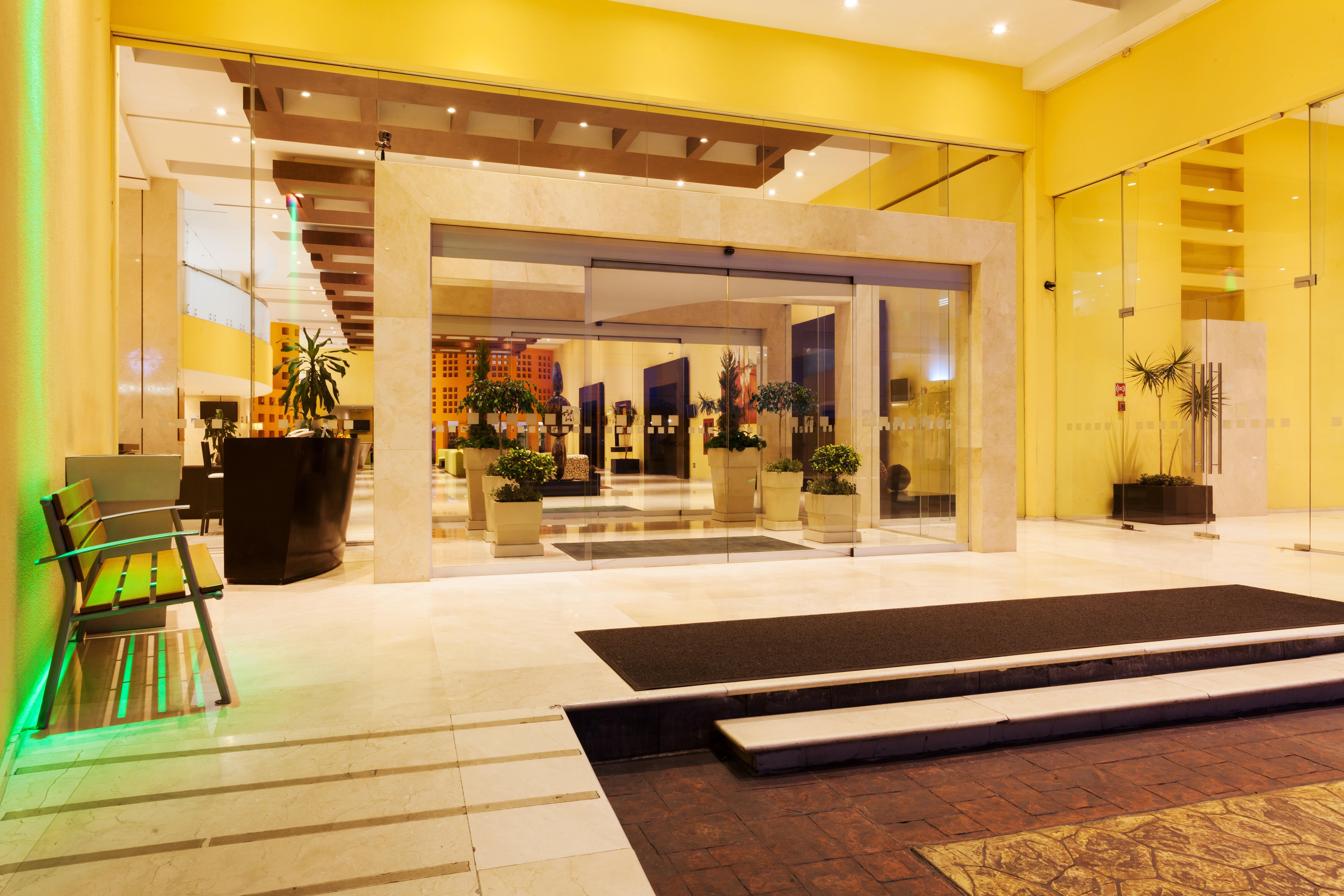 Holiday Inn Puebla Finsa, an IHG Hotel Exterior foto